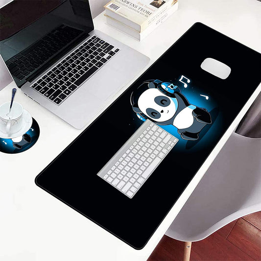 Mouse pad gamer Panda con Audífonos en uso